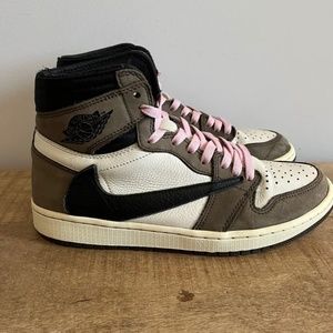 Jordan 1 high Travis Scott
